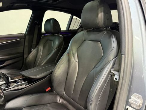 Used 2020 BMW 530i w/ M Sport Package RWD image 24