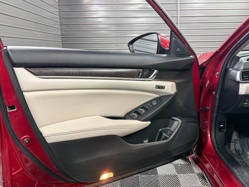 Used 2020 Honda Accord Touring image 35