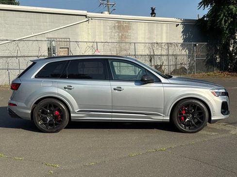 New 2026 Audi SQ7 Prestige AWD/4WD image 9