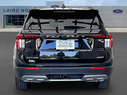 New 2026 Ford Explorer Active w/ Active Comfort Package AWD/4WD image 4