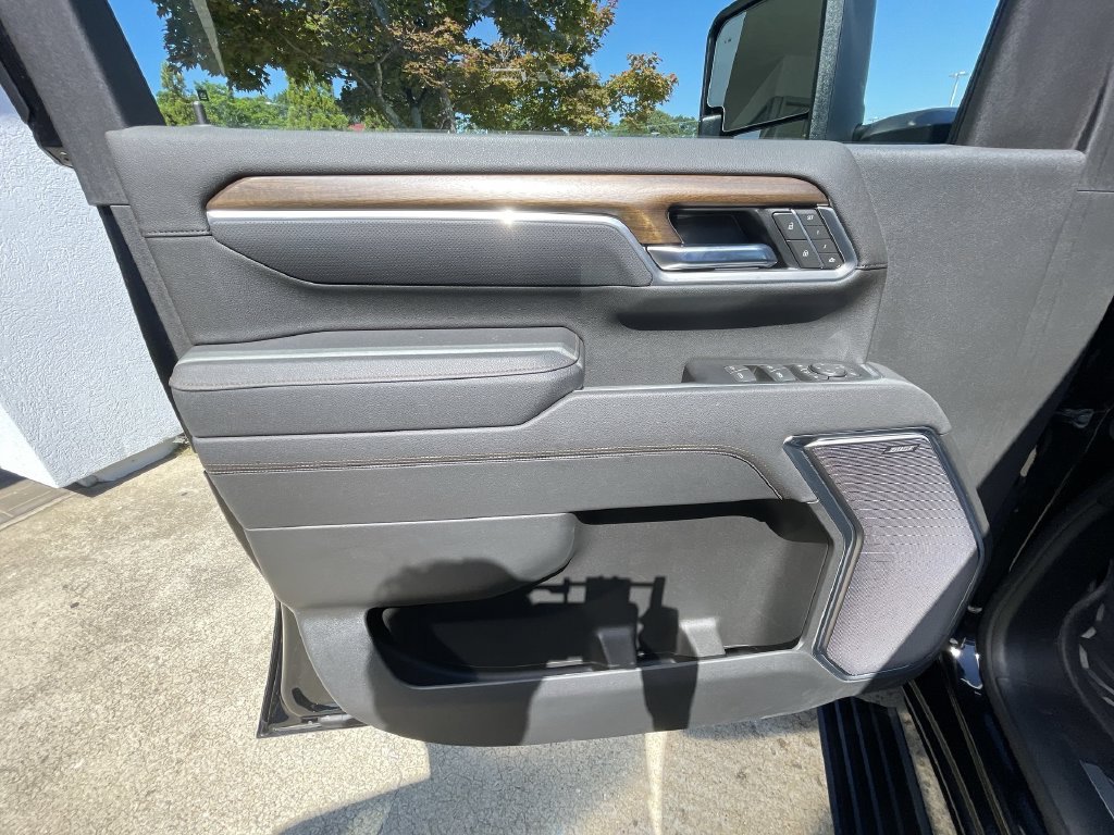 Certified 2025 Chevrolet Silverado 2500 High Country w/ High Country Premium Package AWD/4WD image 21