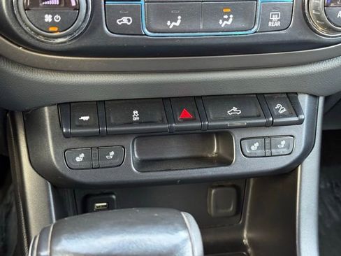 Used 2017 Chevrolet Colorado Z71 image 13