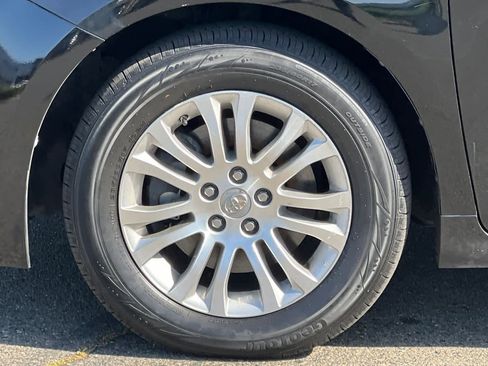 Used 2015 Toyota Sienna XLE FWD image 32