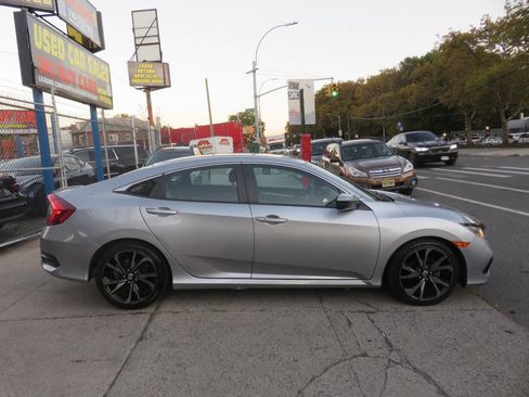 Used 2019 Honda Civic Sport image 8