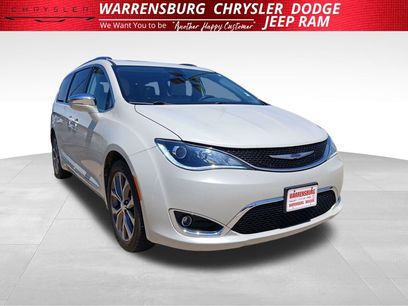 Used 2017 Chrysler Pacifica Limited w/ UConnect Theater Package