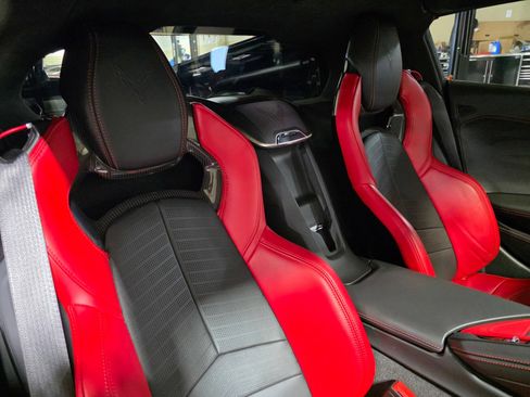 Used 2022 Chevrolet Corvette Stingray Premium Cpe w/ Z51 Performance Package RWD image 26