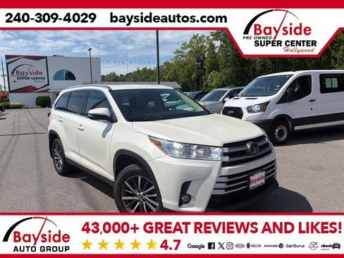 Used 2019 Toyota Highlander XLE AWD/4WD image 1