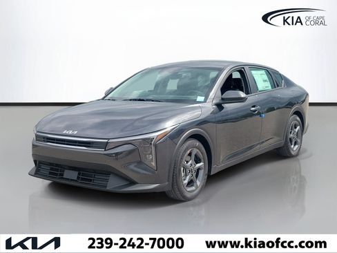 New 2026 Kia K4 FWD image 3