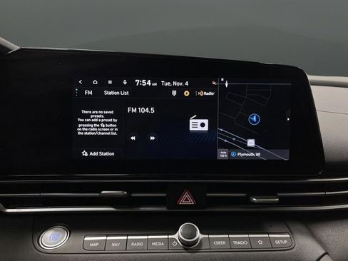 Used 2021 Hyundai Elantra Limited image 19