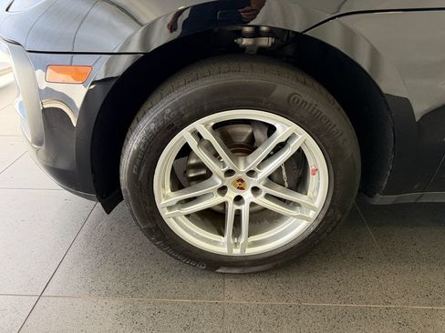 Used 2023 Porsche Macan AWD/4WD image 10