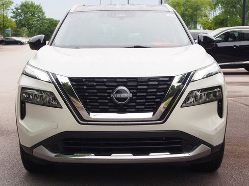 Used 2023 Nissan Rogue Platinum AWD/4WD image 2