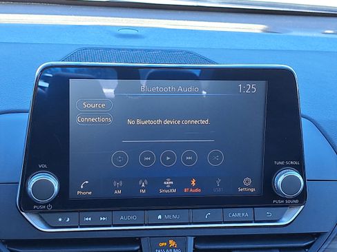 Used 2024 Nissan Altima 2.5 SV image 19