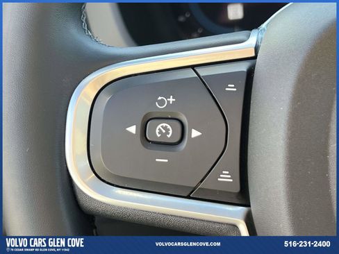 Used 2022 Volvo XC60 B5 Momentum w/ Climate Package image 21