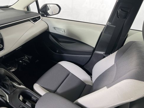 Used 2025 Toyota Corolla LE image 21