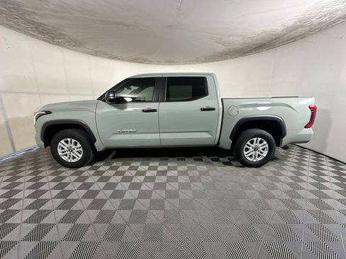 Used 2025 Toyota Tundra SR5 w/ SR5 Convenience Package AWD/4WD image 6