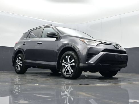 Used 2018 Toyota RAV4 LE w/ All Weather Liner Package AWD/4WD image 10
