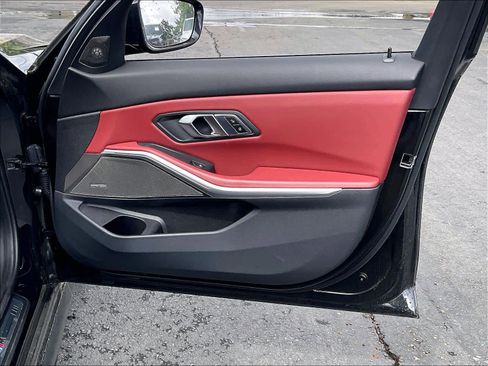 Used 2023 BMW 330i Sedan w/ M Sport Package RWD image 24