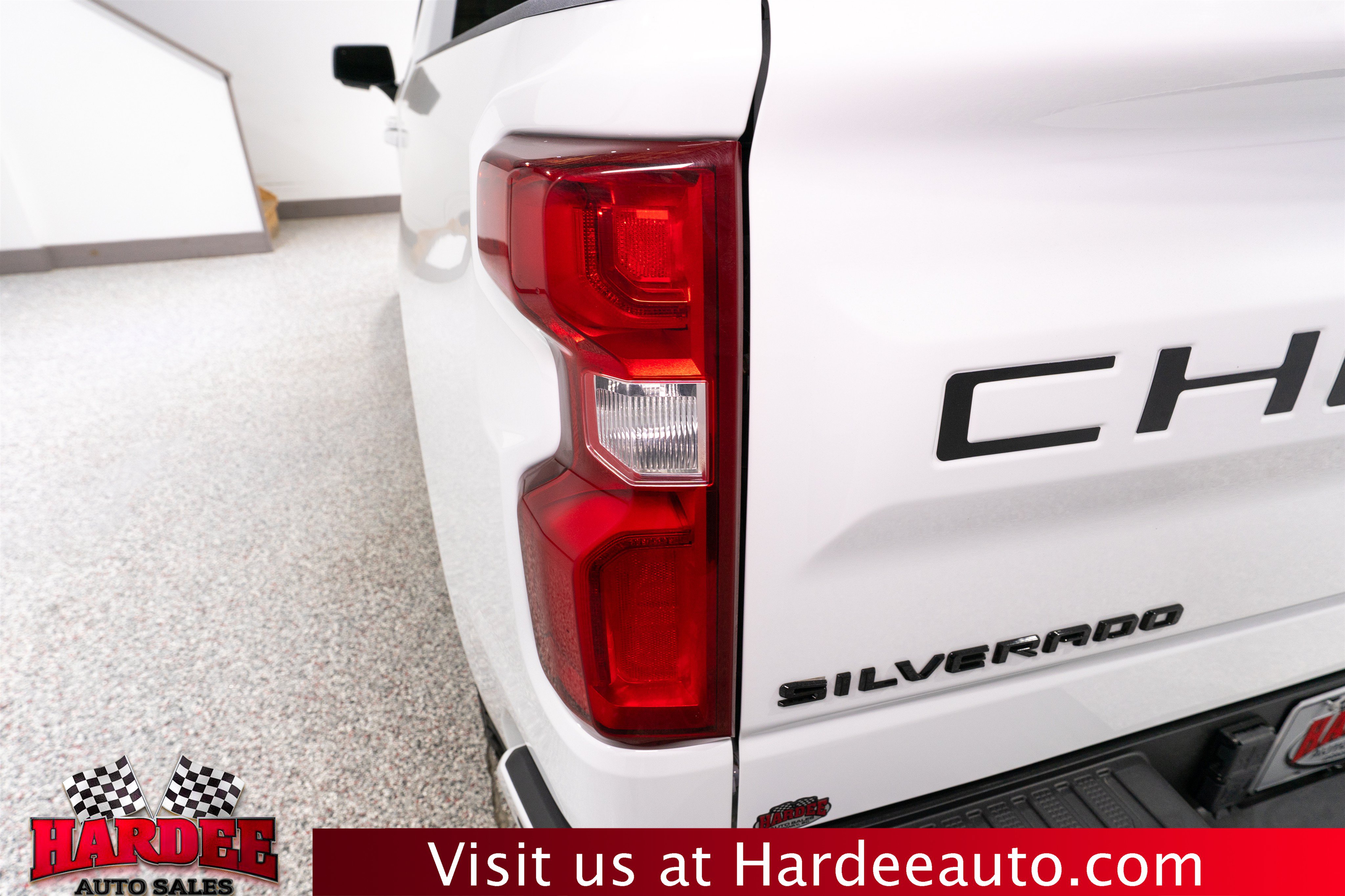 Used 2024 Chevrolet Silverado 1500 RST AWD/4WD image 9