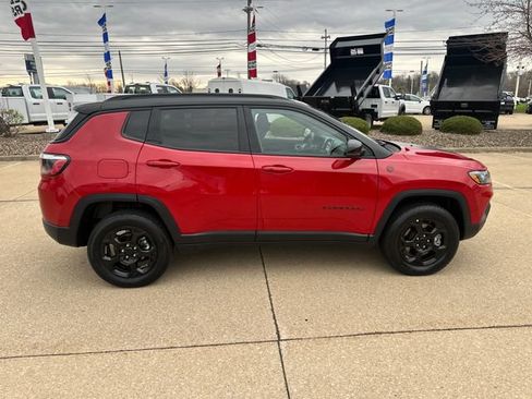 Used 2024 Jeep Compass Trailhawk AWD/4WD image 8