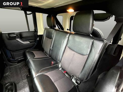 Used 2018 Jeep Wrangler Unlimited Sport AWD/4WD image 21