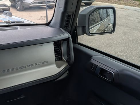 Used 2025 Ford Bronco Outer Banks AWD/4WD image 29