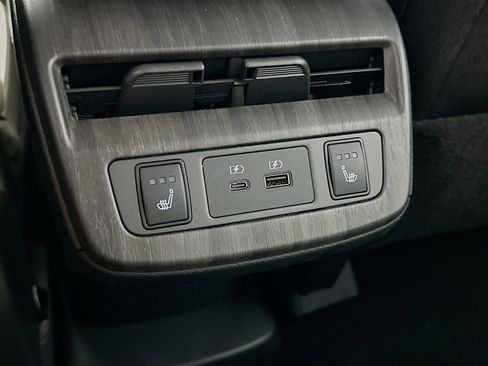 Used 2023 Nissan Ariya FWD image 27