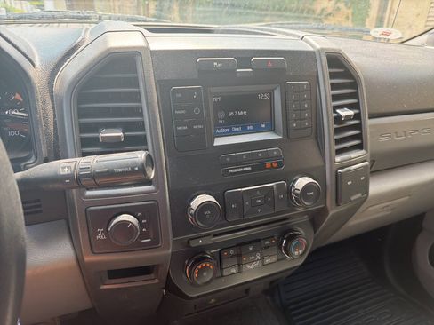 Used 2018 Ford F250 XL w/ Power Equipment Group AWD/4WD image 21