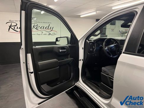 Used 2021 Chevrolet Silverado 1500 Custom Trail Boss w/ LPO, Dark Essentials Package image 29