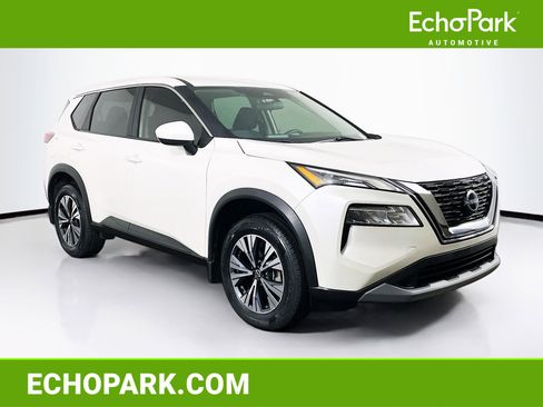 Used 2023 Nissan Rogue SV image 1