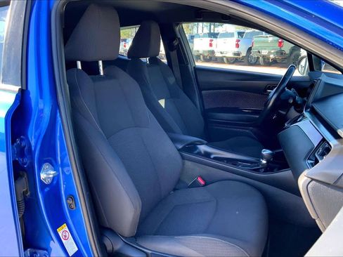 Used 2018 Toyota C-HR XLE image 8