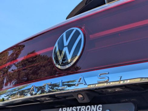 Certified 2024 Volkswagen Atlas Cross Sport SEL Premium R-Line AWD/4WD image 38