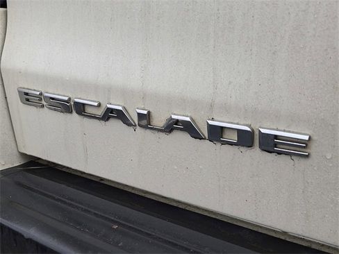 Used 2015 Cadillac Escalade Premium image 11
