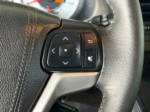 Used 2017 Toyota Sienna SE FWD image 27
