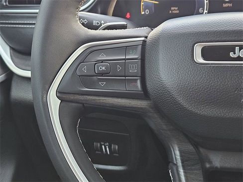 Used 2023 Jeep Grand Cherokee L Limited image 26