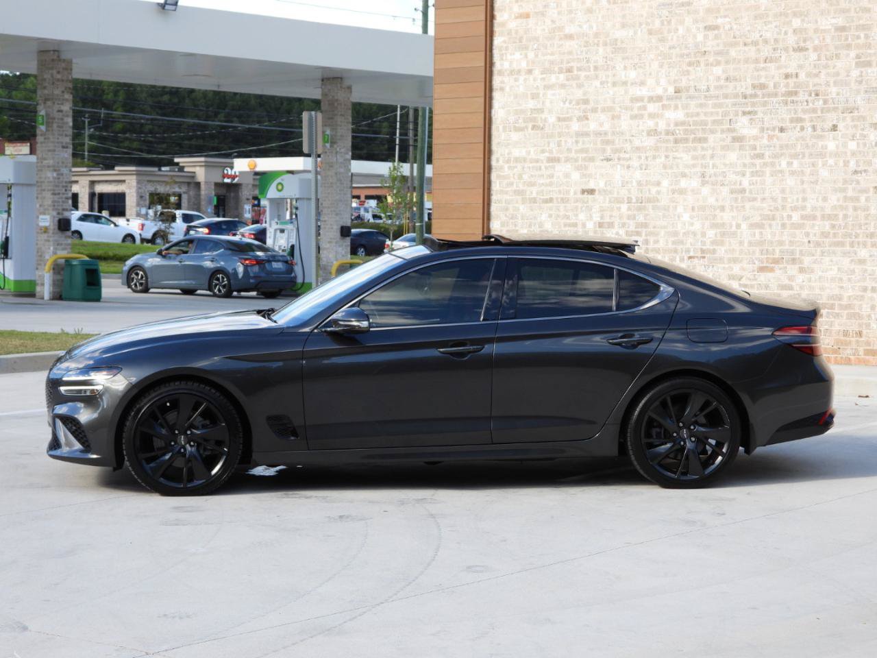 Used 2023 Genesis G70 2.0T w/ Sport Prestige Package RWD image 33