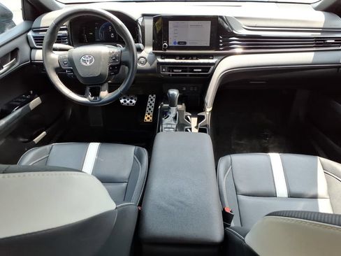 Used 2025 Toyota Camry SE FWD image 11