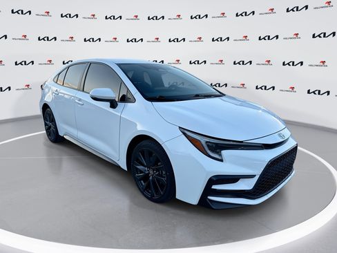 Used 2023 Toyota Corolla SE FWD image 1