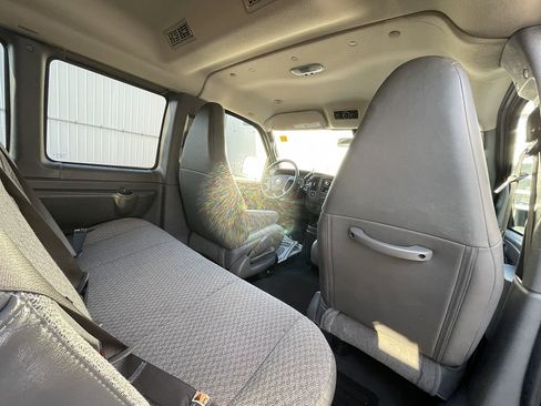 Used 2025 Chevrolet Express 3500 LT w/ LT Preferred Equipment Group RWD image 16