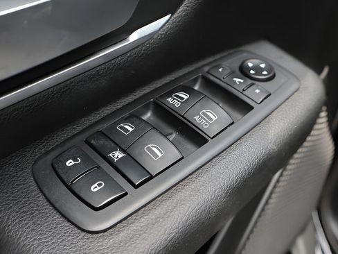 Used 2019 RAM 1500 Big Horn RWD image 13