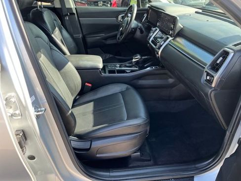 Used 2022 Kia Sorento S image 23