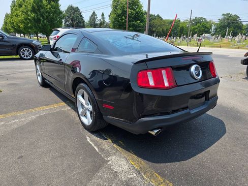 Used 2010 Ford Mustang GT RWD image 5