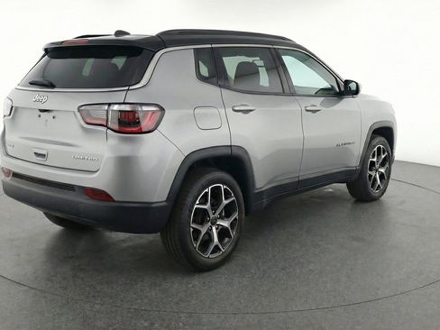 Used 2025 Jeep Compass Limited AWD/4WD image 9