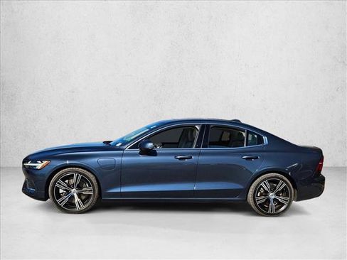 Used 2022 Volvo S60 T8 Inscription w/ Advanced Package image 3