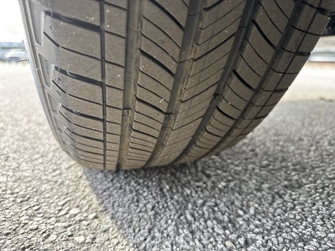 Used 2025 Toyota RAV4 Limited image 12