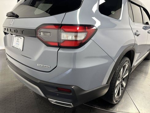 Used 2023 Honda Pilot Touring image 14
