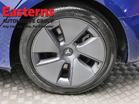 Used 2023 Tesla Model 3 Standard Range RWD image 8