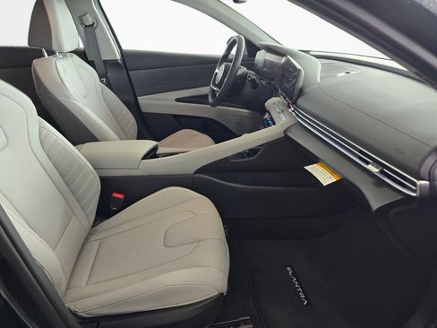 New 2026 Hyundai Elantra Limited FWD image 43