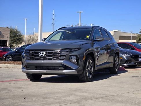 Certified 2025 Hyundai Tucson SEL image 3