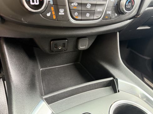 Used 2019 Chevrolet Traverse RS w/ LPO, Floor Liner Package FWD image 45