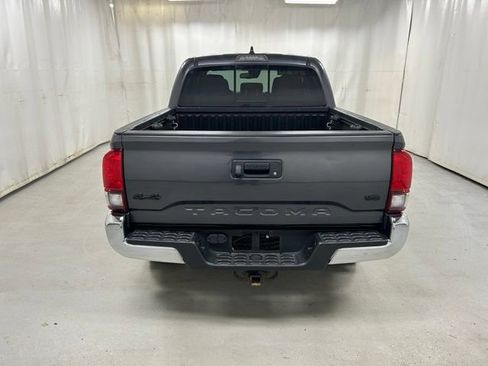 Used 2020 Toyota Tacoma SR5 AWD/4WD image 6